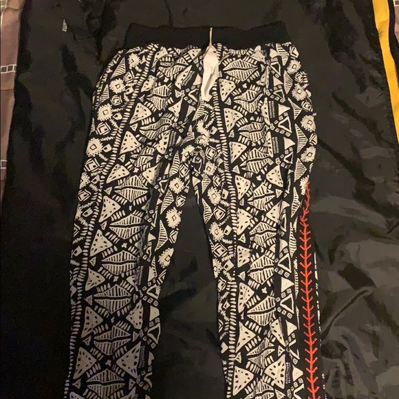 Pants Pattern  Style - Picture 3 of 8